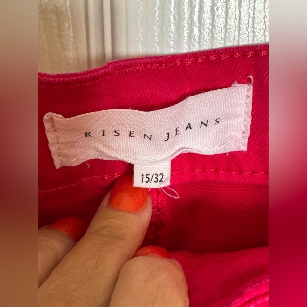 Vibrant Fuchsia Women's Cropped Jeans - Picture 5 of 9